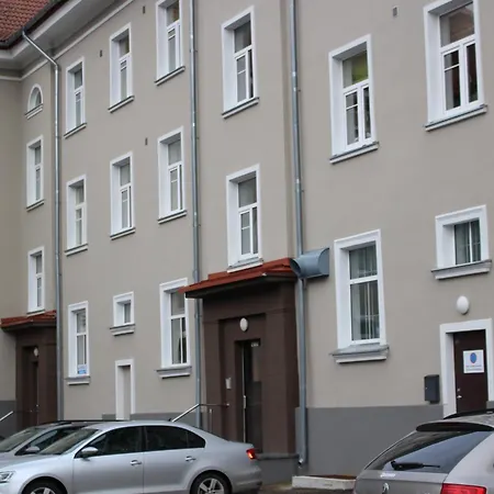 Akadeemia 1, Center Pärnu